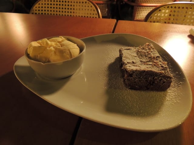 Petit Gateau de Chocolate com Sorvete de Creme