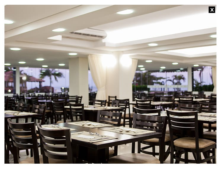 Restaurante Maricota, no Hotel Porto Sol Beach: culinária manézinha e contemporânea.